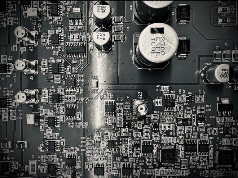 montaggio e saldatura pcb